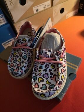 Brand New-Hey Dude Wendy Youth White Leopard. Size  9.5K